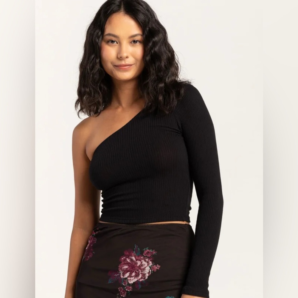 Rsq one shoulder long sleeve
